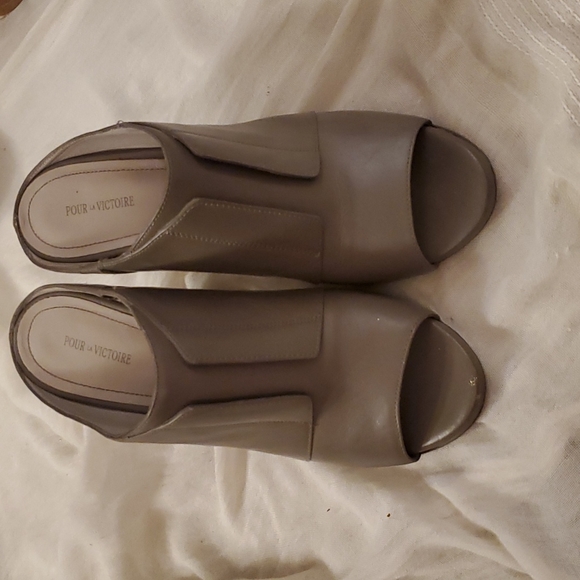 Taupe Heels - Picture 2 of 3